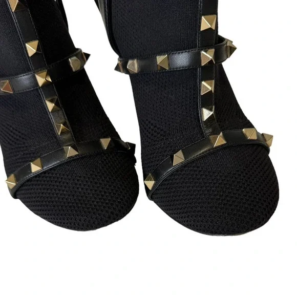 Valentino Garavani Bodytech Rockstud Ankle Boots Size 38.5
